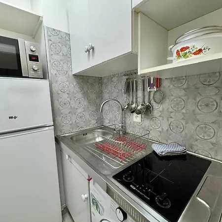 Méditerranée, 2 Pièces Très Calme, Clime, Centre Appartement